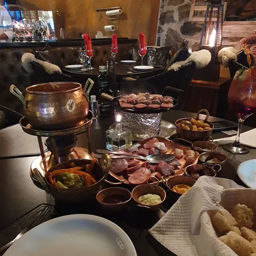 Rostie Restaurante Fondue e Pizzaria, Campos do Jordão, São Paulo, Brasil