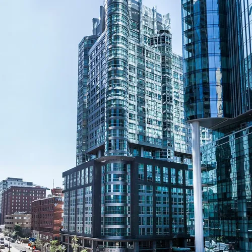 Warwick Le Crystal, Montreal, Quebec, Canadá