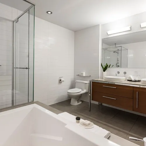 Warwick Le Crystal, Montreal, Quebec, Canadá