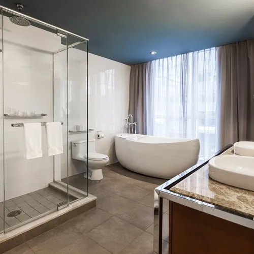 Warwick Le Crystal, Montreal, Quebec, Canadá