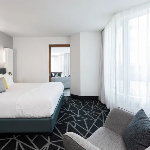 Warwick Le Crystal, Montreal, Quebec, Canadá